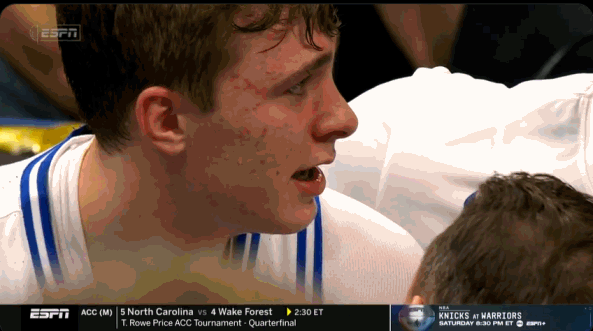 DB官网在线登录入口😫😖极其懊恼！弗拉格受伤后在替补席大喊法克&用毛巾捂脸