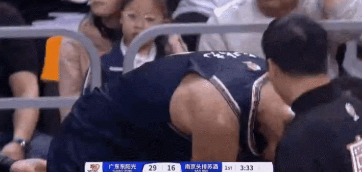 DB官网在线登录入口广东首节打到29-16时 杜锋再现“五上五下”轮换