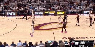 DB电子官网克城蜘蛛侠🕸！米切尔连砍10分浇灭热火 末节17分&全场30+6+6