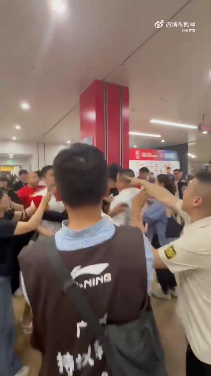 DB视讯官方登录入口媒体人：广厦赛区让球迷、球队、记者混在一起 这是重大安全隐患