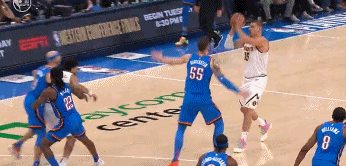 DB视讯官网太强硬!阿隆-戈登顺下接球 对抗防守强攻打进之后加罚也有