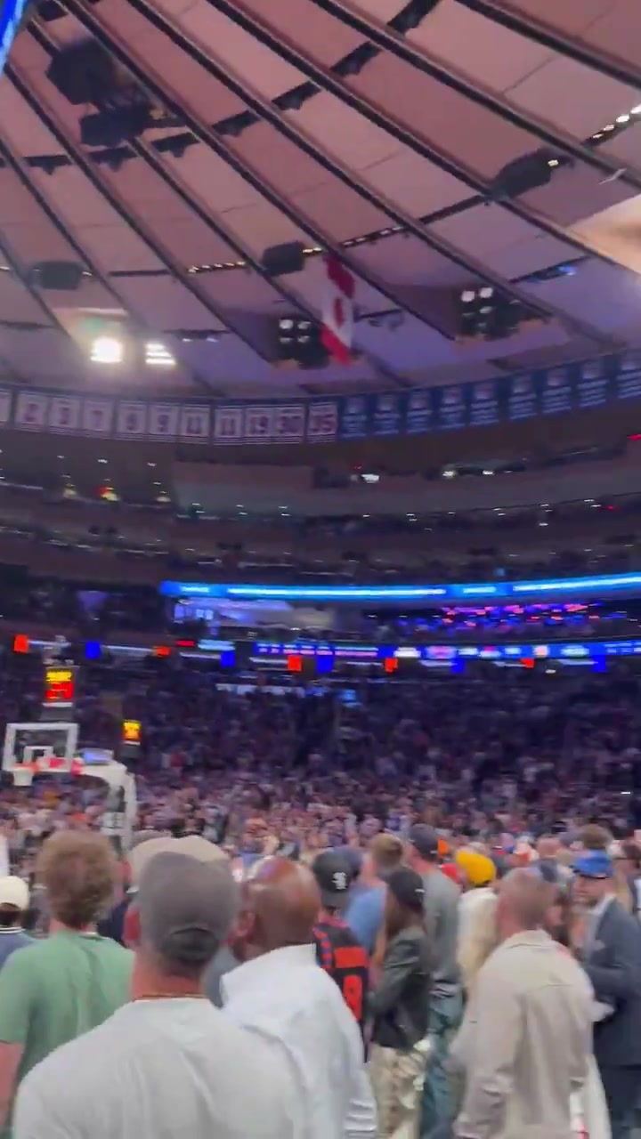 DB视讯官网🤫能否如愿？麦迪逊广场花园响彻球迷呐喊：尼克斯7场解决战斗